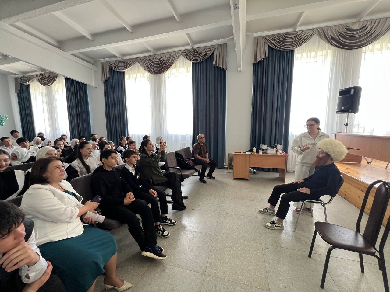 В АНО "Культура всем" прошли мастер-классы по Театральному гриму и фехтованию