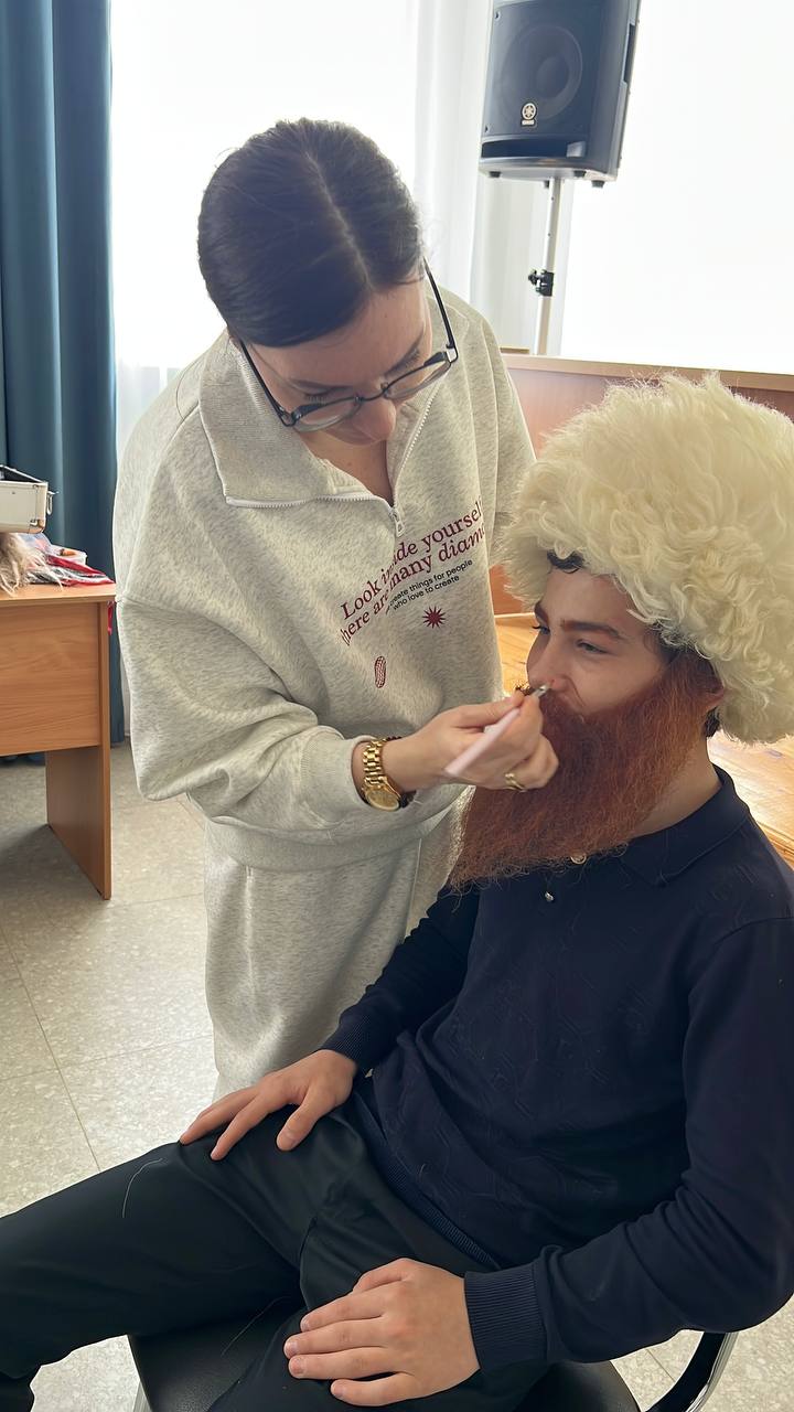 В АНО "Культура всем" прошли мастер-классы по Театральному гриму и фехтованию